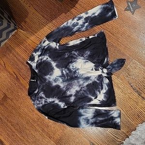 New girls size 5 tie dye tie front t shirt